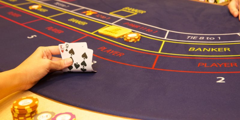 Cược thế bài Baccarat sao cho thông minh để dành được nhiều tiền thưởng 